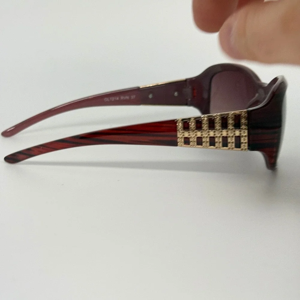 Revlon Womens Sunglasses‎ Red Tortoise Rectangle OL1214 RVN 37 Gold Detail 21729